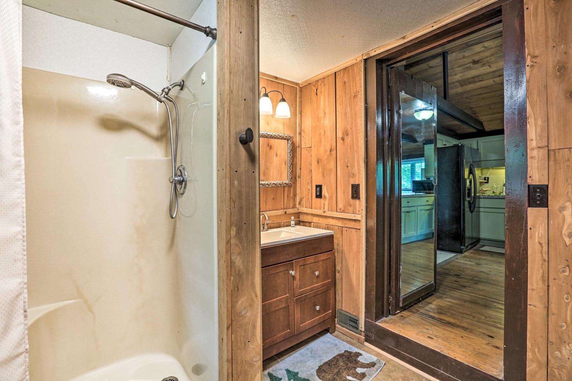 1950S Serenity Pond Cabin With View Peace And Quiet! 탈라데가 외부 사진