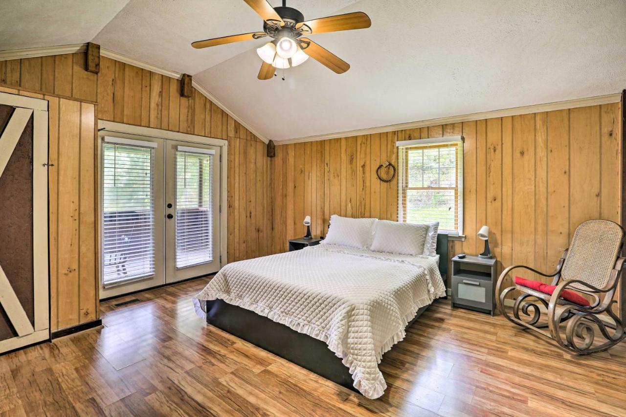 1950S Serenity Pond Cabin With View Peace And Quiet! 탈라데가 외부 사진