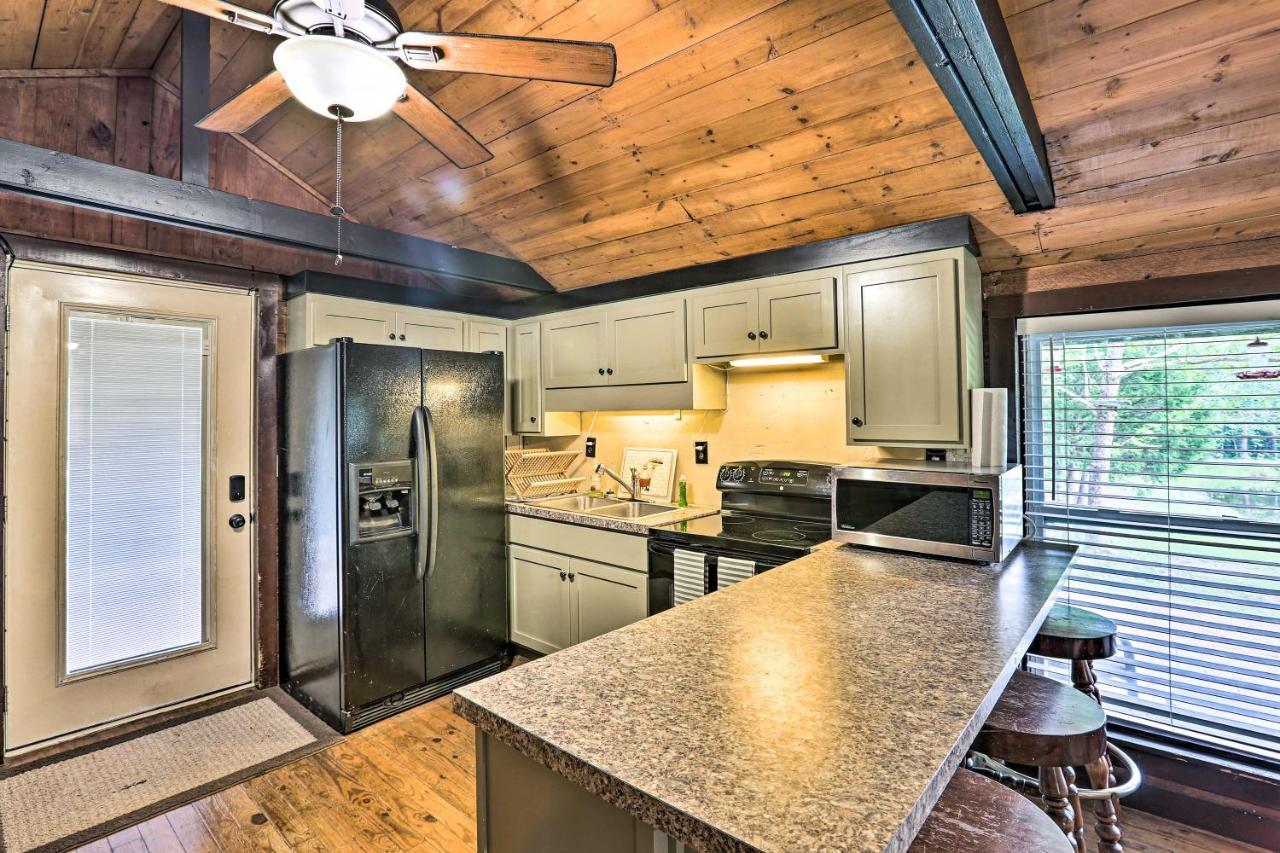 1950S Serenity Pond Cabin With View Peace And Quiet! 탈라데가 외부 사진